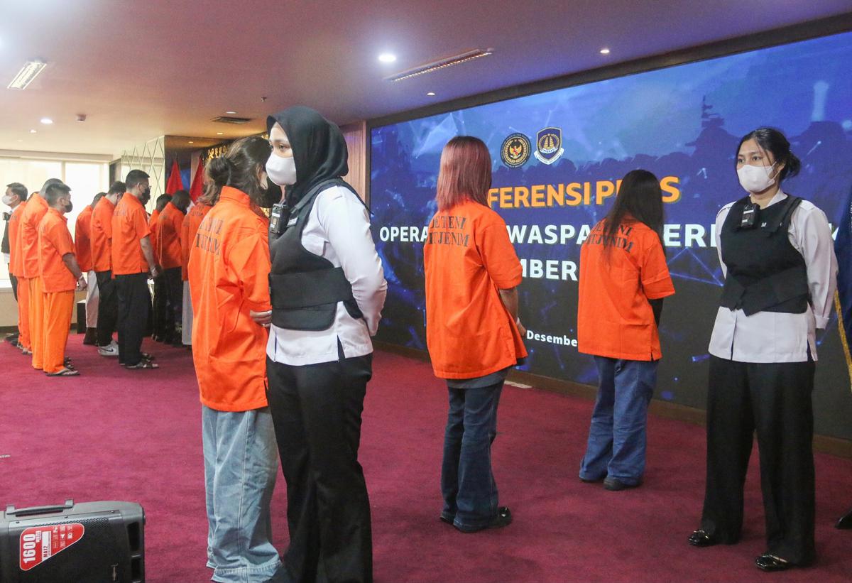 FOTO: Ratusan Warga Negara Asing Terjaring Operasi Wirawaspada 2025
