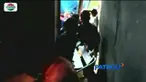 Warga yang melihat proses pengangkatan sempat terdiam saat melihat pria penggali sumur ini sudah dalam kondisi lemas dengan beberapa bagian tubuhnya terluka.