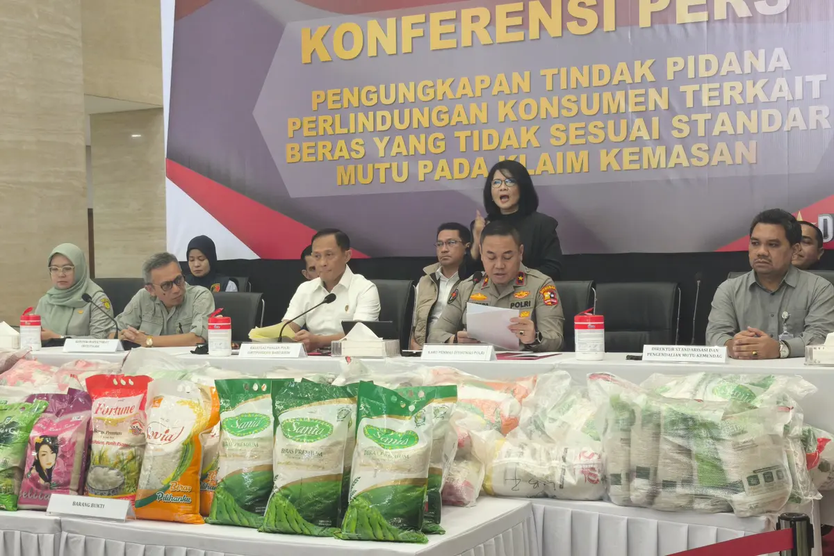 Mabes Polri Jumpa Pers Merek Beras Oplosan