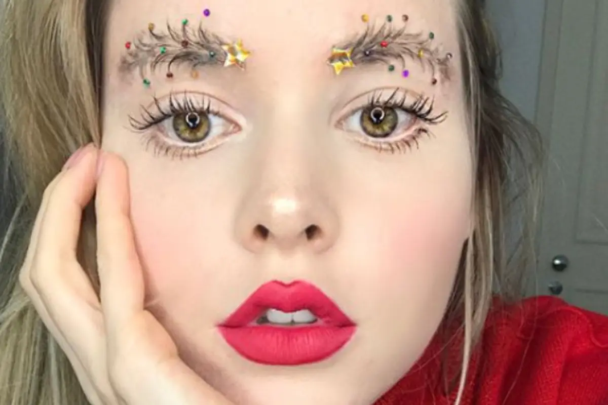 Bentuk Alis Seperti Pohon Natal Ini Viral di Instagram