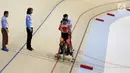 Pembalap sepeda Indonesia, Chrismonita Dwi Putri bersiap start di nomor Women Elite nomor 500m Time Trial Asian Track Championships 2019 di Jakarta International Velodrome, Kamis (10/1). Putri meraih mendali perunggu. (Bola.com/Yoppy Renato)