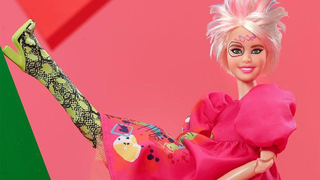 Barbie sebagai sebuah entitas, tidak akan lekang oleh waktu, atau setidaknya itulah yang disampaikan oleh film tersebut kepada penontonnya.<br>