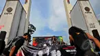 Taman Ismail Marzuki (TIM) menggelar konser "Indonesia Bersih Dari Maling Hak Cipta" bersama musisi-musisi reggae, Jakarta, Senin (9/3/2015). (Liputan6.com/Faisal R Syam)