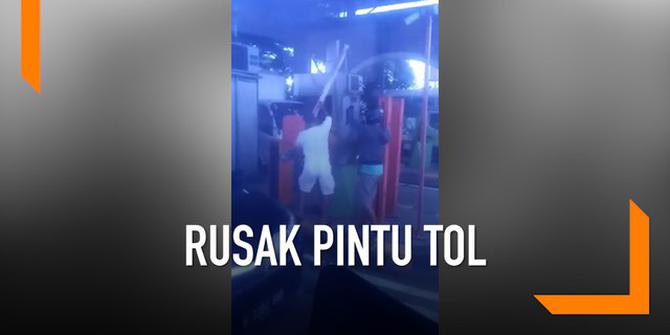 VIDEO: Paksa Masuk, Pengantar Jenazah Rusak Pintu Tol