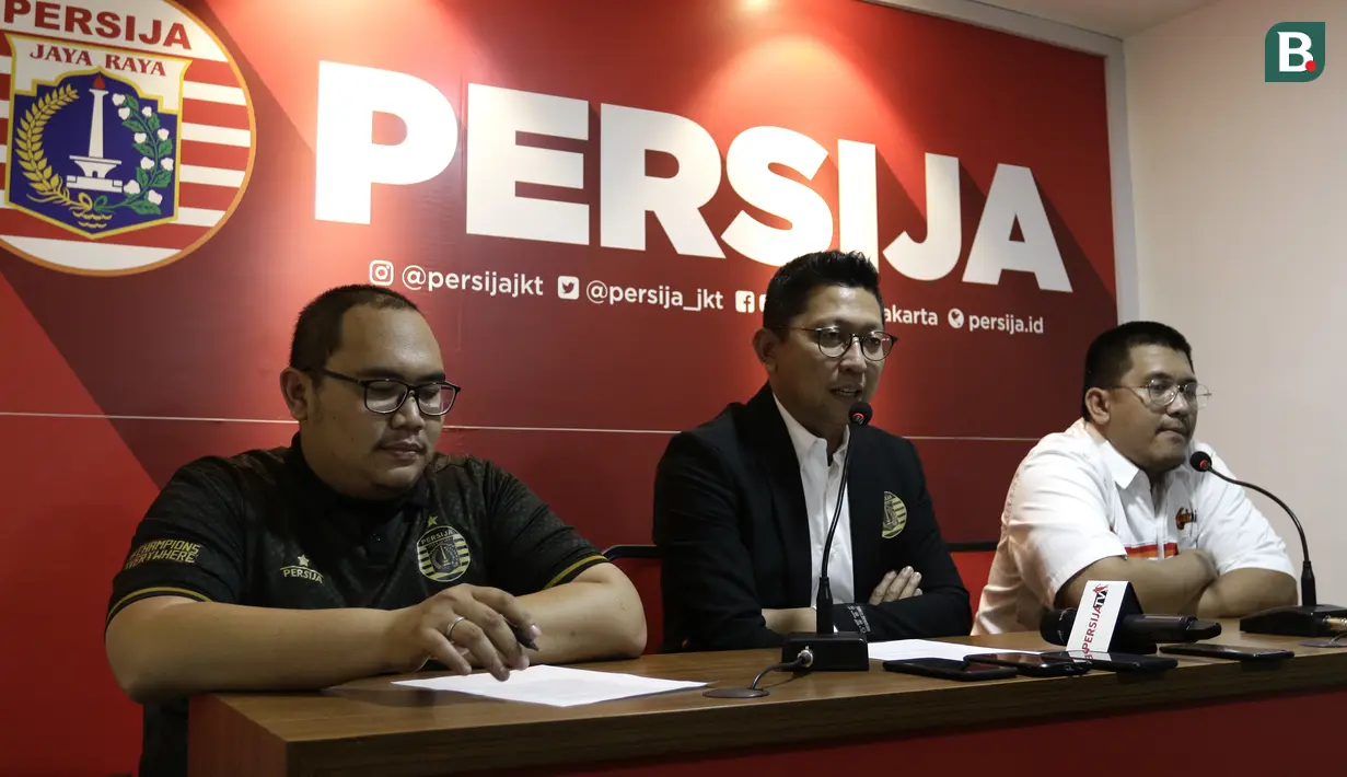 Presiden Persija Jakarta, Mohamad Prapanca, saat jumpa pers jelang peluncuran tim Persija di Kantor Persija, Kuningan, Jakarta, Jumat (21/2). Peluncuran tim Persija akan diisi dengan laga uji coba melawan tim asal Singapura.(Bola.com/Yoppy Renato)