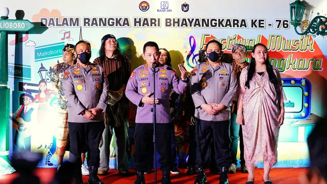 Kapolri Jenderal Listyo Sigit Prabowo resmi menutup kegiatan festival musik jalanan