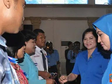 Ketua Umum Jalasenastri Berikan Santunan