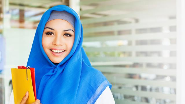 Tips Memilih Warna Jilbab