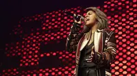 Laya Pesulima 'Goyang' Konser Diaspora