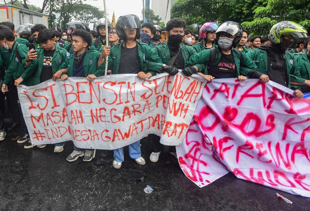 FOTO: Mahasiswa  Gelar Aksi di Jalan Sudirman Jakarta  Suarakan Sejumlah Isu Nasional