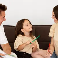 Dalam beberapa tahun terakhir, istilah gentle parenting makin ramai dibicarakan. (foto/dok: freepik)