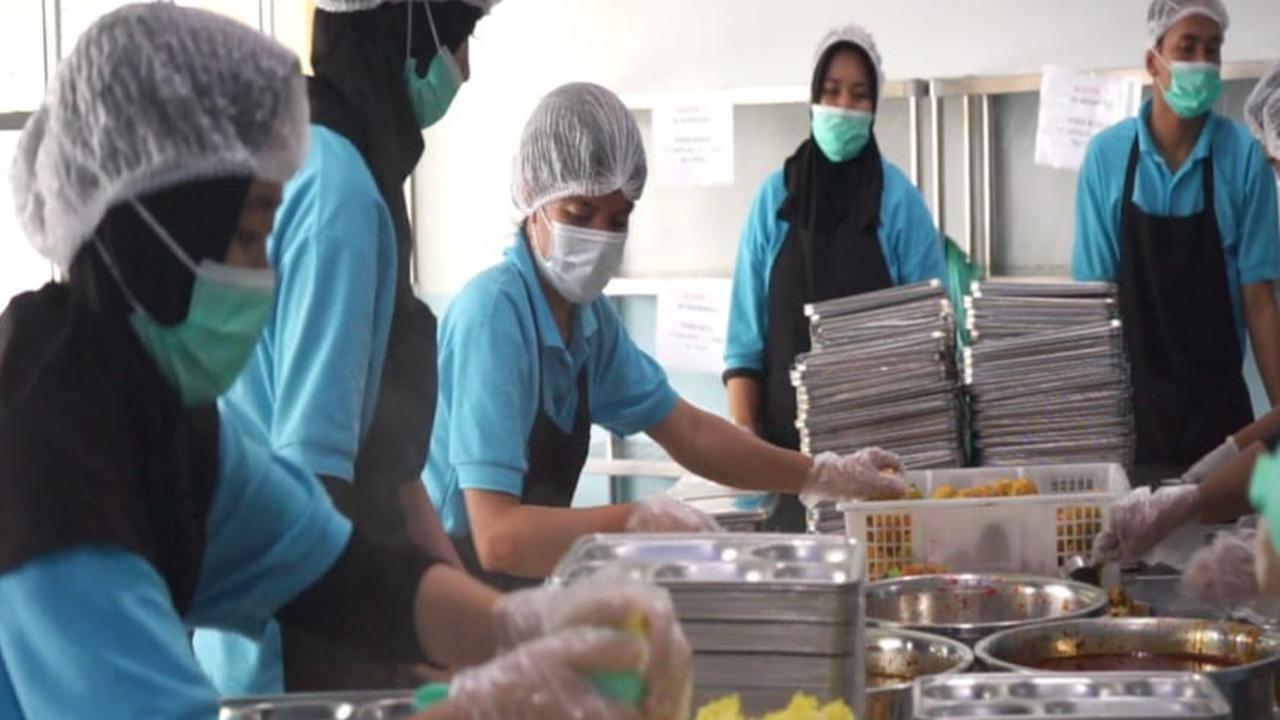 Cerita di Balik Penyajian Porsi MBG Dapur Pakri Palembang, Pekerja Ekstra Teliti Agar Higienis