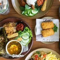 Sate Khas Senayan menawarkan ragam cara seru menyantap masakan Indonesia favorit bersama keluarga