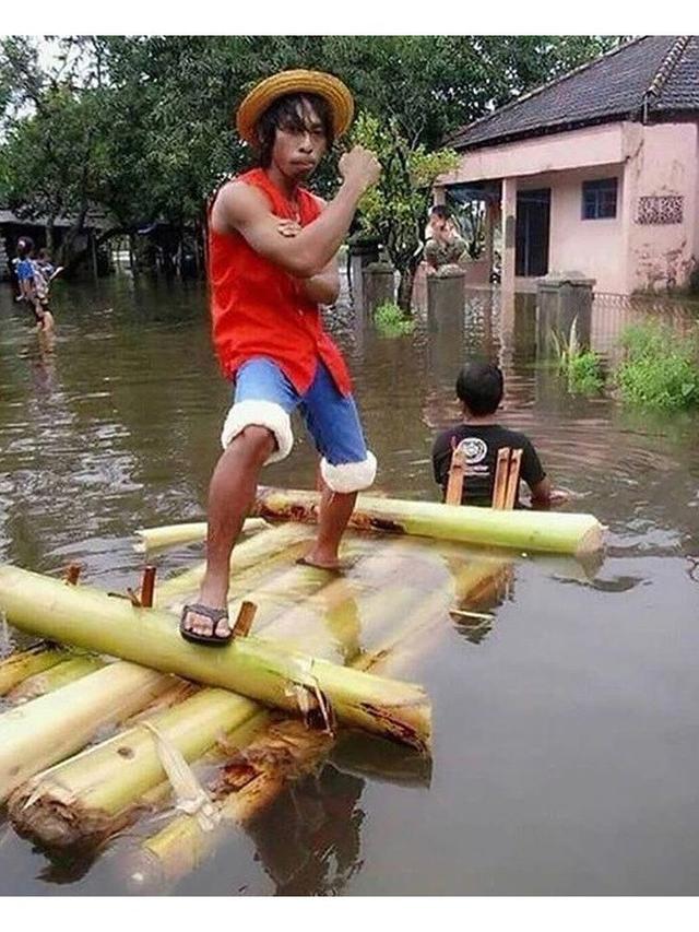 6 Potret Orang Pakai Kostum Anime One Piece di Tempat Umum Ini Kocak