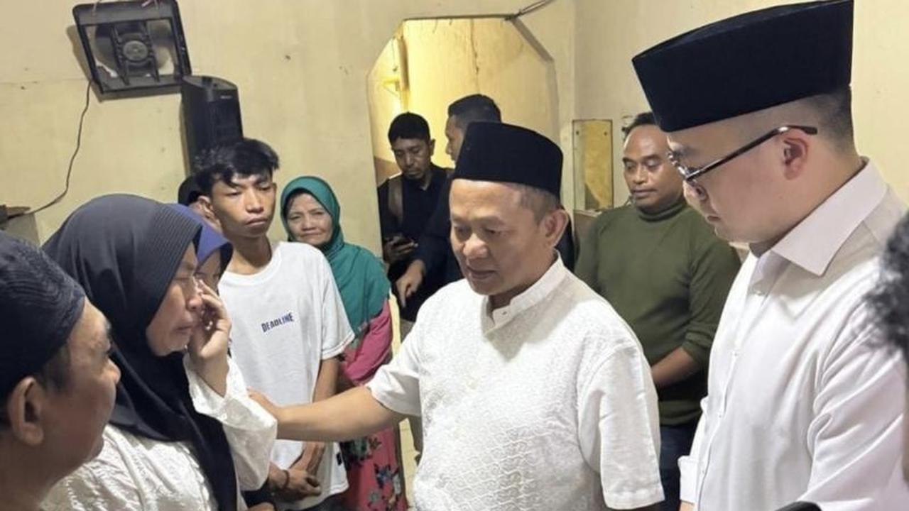 Tahukah Anda, Duka Golkar: Sekjen Partai Sambangi Keluarga Affan Kurniawan yang Berduka