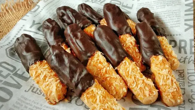 Kue Lebaran stik kastengel cokelat. (dok. Cookpad @sari_kimdonghwa)