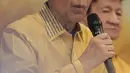 Ketua Dewan Pembina Partai Hanura Wiranto memberikan penjelasan saat menggelar preskon terkait kisruh Partai Hanura di Jakarta, Rabu (18/12/2019). Dalam penjelasannya, Wiranto menyatakan mundur dari Pembina Partai Hanura demi menghindari konflik dengan pengurus Partai. (Liputan6.com/Faizal Fanani)