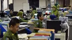 PNS kembali berdinas di masing-masing instansinya pada hari pertama kerja usai libur nasional dan cuti bersama Hari Raya Idul Fitri 1435 H, (4/8/2014). (ANTARA FOTO/Widodo S. Jusuf)