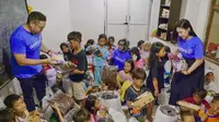 Bagi-Bagi 2.000 Paket Seragam Sekolah untuk Anak Keluarga Prasejahtera di Manggarai