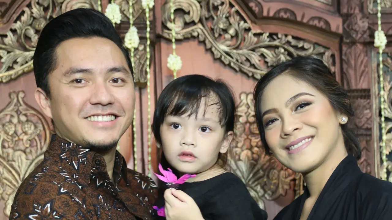 [Bintang] Ananda Omesh dan Dian Ayu