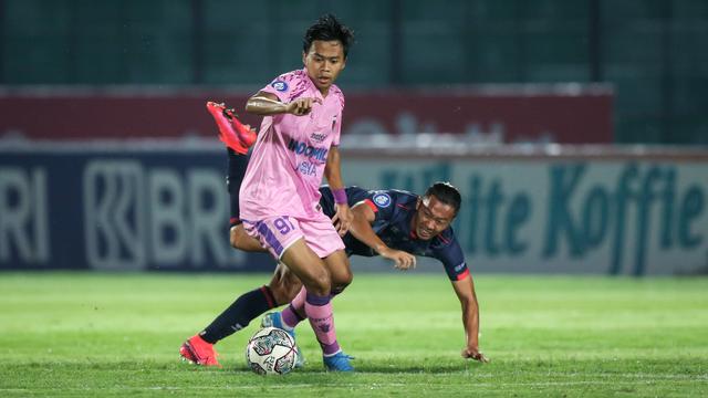 Foto: Gol Moh Edo di Menit Injury Time, Putuskan Rekor Kemenangan Beruntuk Arema FC di BRI Liga 1 2021 / 2022