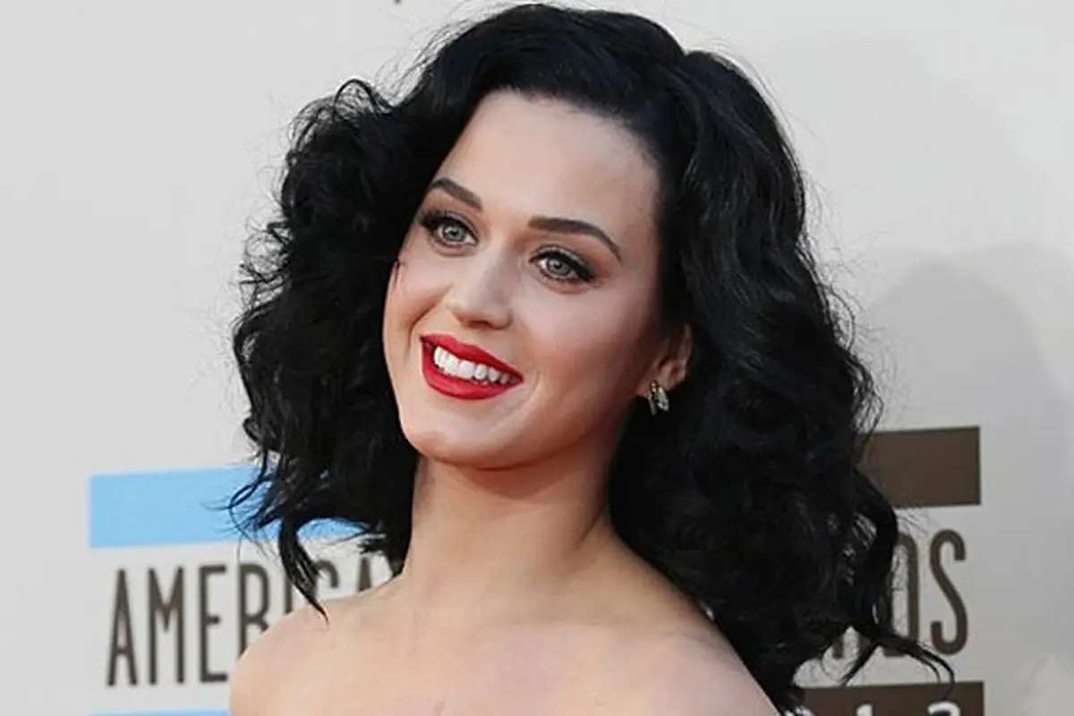 katy-perry-131126b.jpg