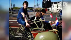 Tur becak ini merupakan cara unik untuk mempelajari sejarah tentang salah satu kota paling penting di dunia, Amsterdam.