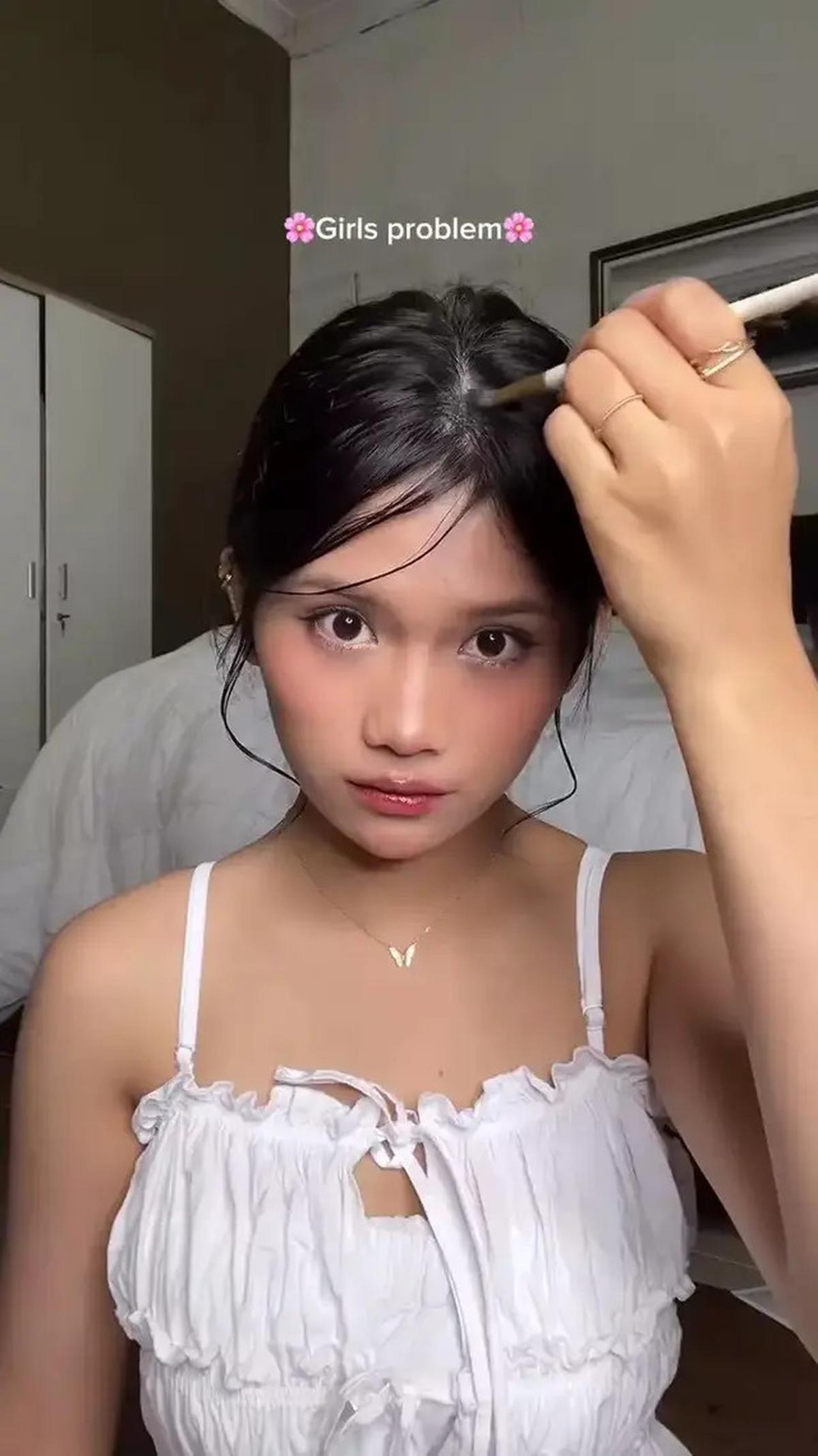 Cara Mengatasi Rambut Pitak dengan Trik Makeup Sederhana