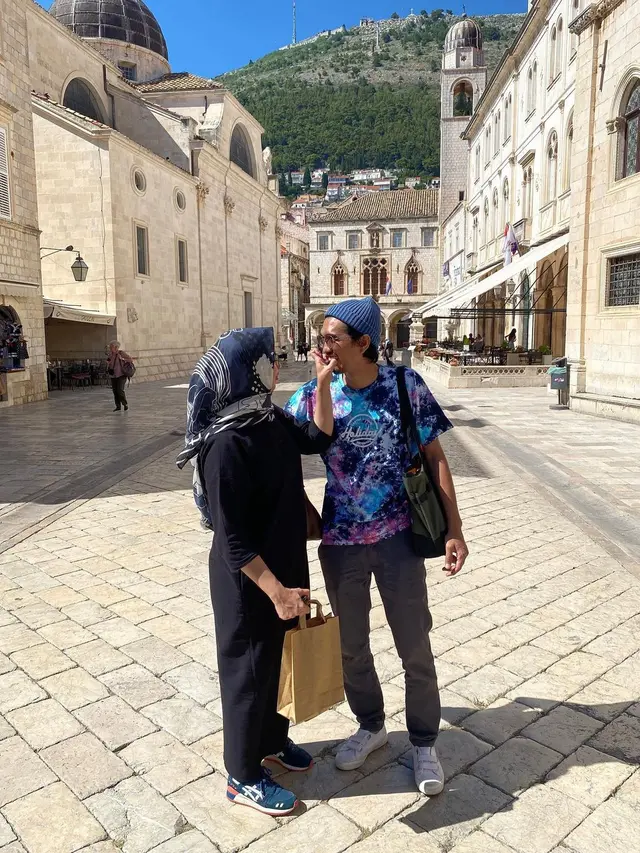 Momen Mesra Duta Sheila On 7 dengan Adelia Lontoh Sang Istri yang Jarang Diumbar