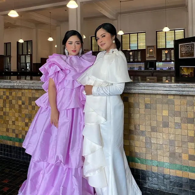 Beri Dukungan, Ini 6 Potret Kekompakan Rachel Vennya dan Ibunda Saat Liburan
