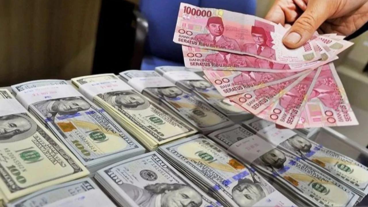Rupiah Terpuruk ke 17.300, Menko Airlangga Sebut Mata Uang Lain juga Bergejolak