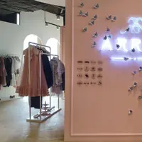 Instalasi seni produk fashion. (Foto: Fimela/ meita fajriana)