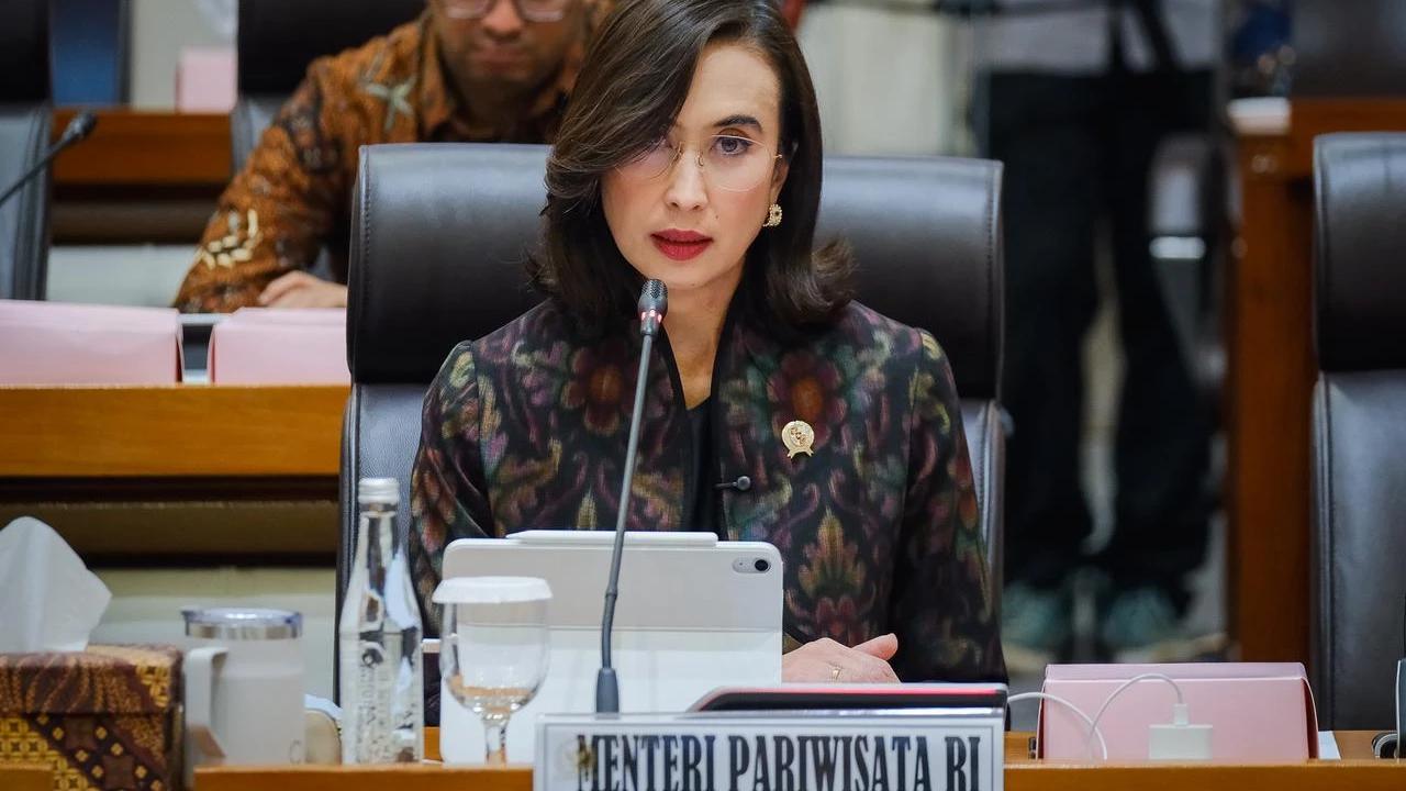 Rapat dengan DPR, Kemenpar Ungkap Strategi Jaga Target Pariwisata 2026 di Tengah Tekanan Global