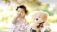 Old lady names that are elegant and timeless. (Photo: Singkham/Unsplash)