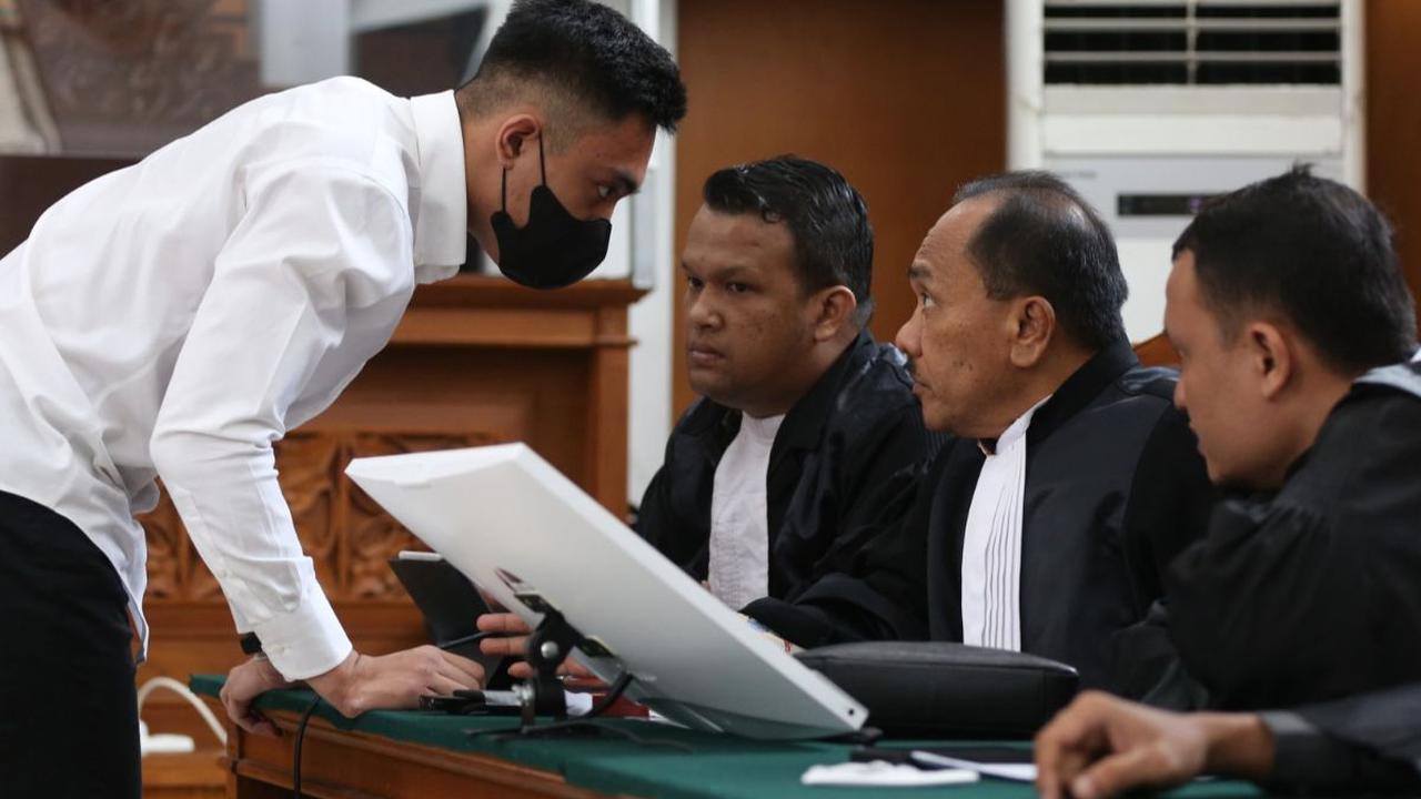 Terdakwa kasus penganiayaan berat Mario Dandy dituntut hukuman 12 tahun penjara oleh Jaksa Penuntut Umum (JPU). Tuntutan itu dijatuhkan usai Mario dinilai dengan tanpa ampun melakukan tindakan tersebut kepada korban yang bernama David Ozora.