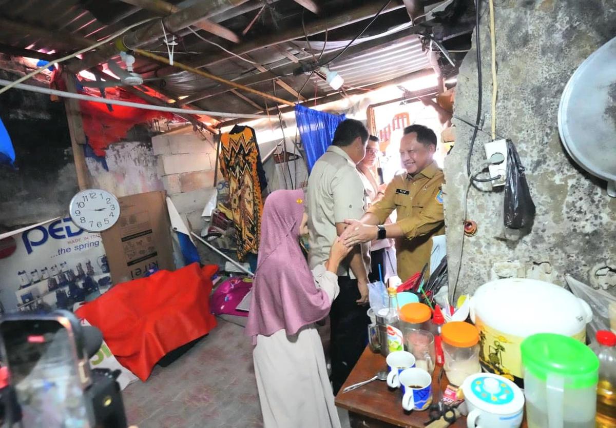 mendagri tito karnavian cek bantuan bedah rumah