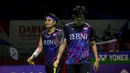 Pasangan unggulan kedua dan andalan tuan rumah, Apriyani Rahayu/Siti Fadia Silva Ramadhanti harus tersingkir di babak pertama Daihatsu Indonesia Masters 2024 setelah dikalahkan pasangan non-unggulan dari Belanda, Debora Jille/Cheryl Seinen dengan dua game langsung 14-21, 17-21. Kekalahan ini tentu dapat dimaklumi karena Apriyani Rahayu sejatinya tengah dalam kondisi pemulihan cedera betis, sehingga penampilannya belum maksimal. Bahkan ganda putri terbaik tanah air ini sempat mundur dari dua turnamen awal tahun ini, yaitu Malaysia Open dan India Open 2024. (Bola.com/Bagaskara Lazuardi)