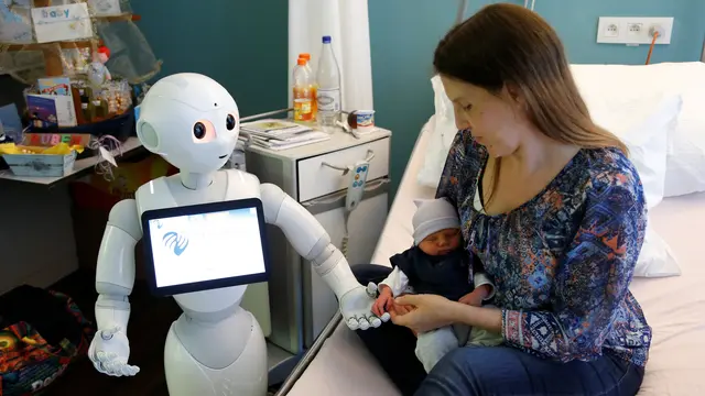 20160617-Berobat ke Rumah Sakit Ini, Anda Akan Dirawat Oleh Perawat Robot