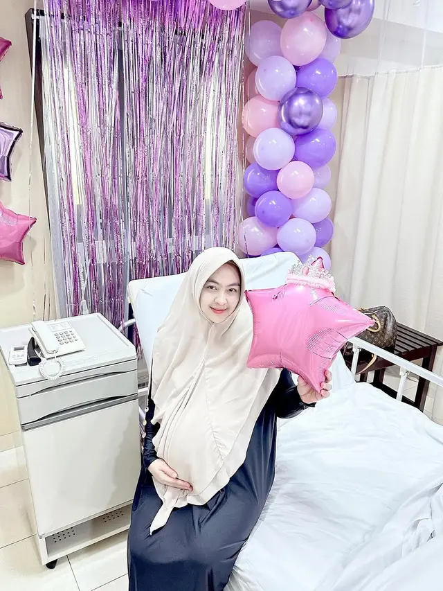 6 Potret Shindy Putri Melahirkan Anak Kedua, Ria Ricis Sambut Keponakan Baru