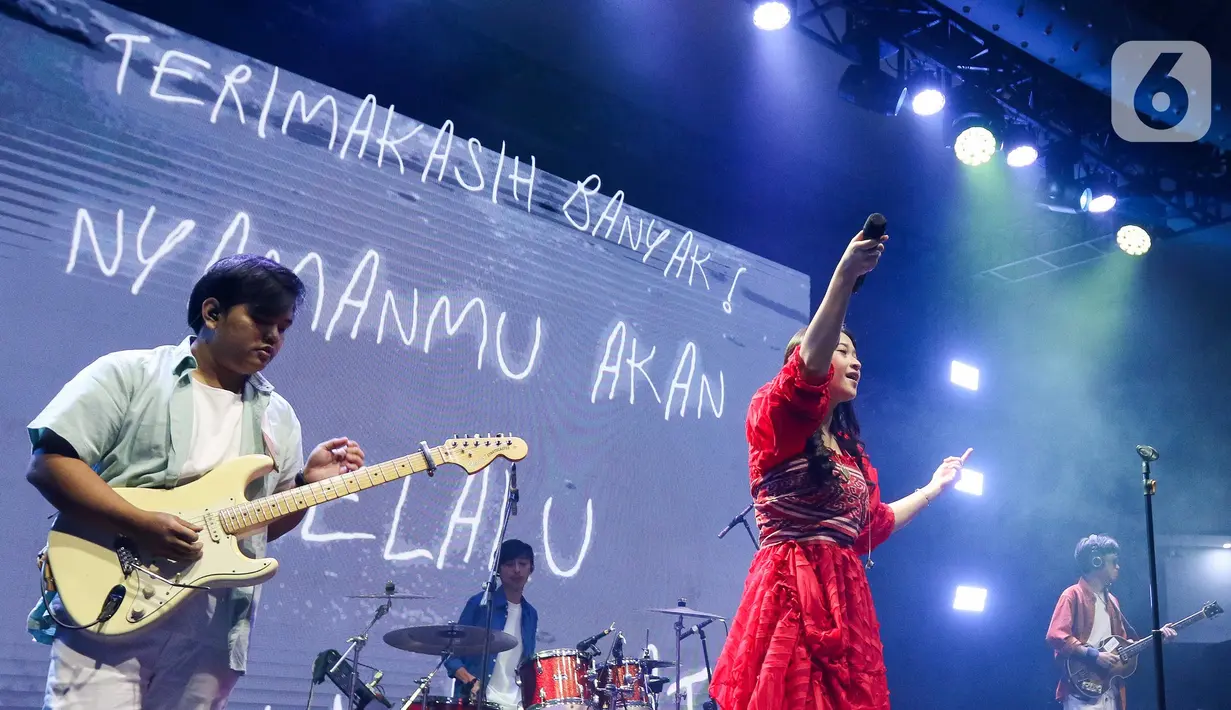 Raissa Anggiani mengguncang malam puncak KapanLagi Pensi Bareng Fanta 2025 di GOR Soemantri Brodjonegoro di kawasan Kuningan, Jakarta Selatan, Sabtu (28/6/2025) malam. (Liputan6.com/Herman Zakharia)