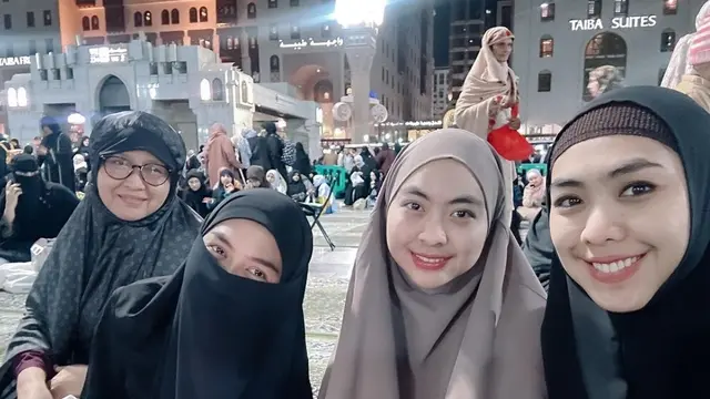 Ria Ricis dan Teuku Ryan Umroh
