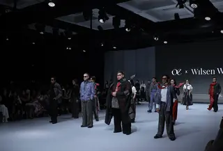 OE bersama Wilsen Willim kembali hadirkan busana batik yang relevan untuk dikenakan sehari-hari (Wilsen Willim)