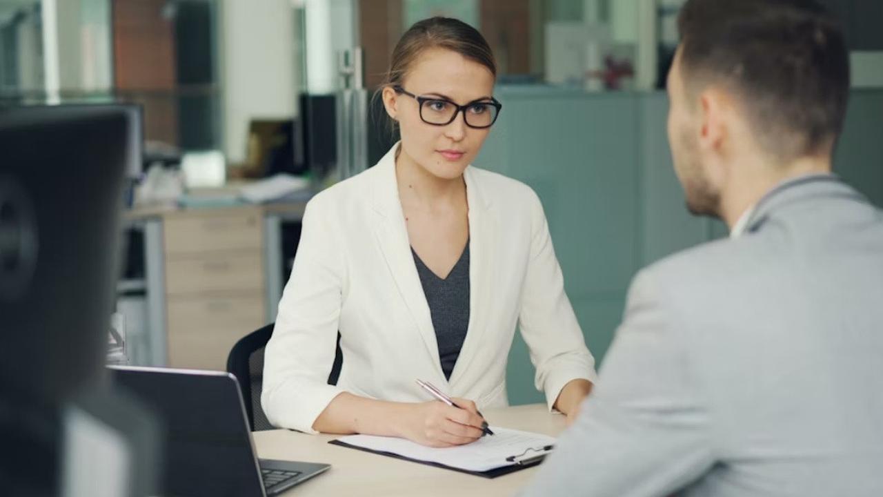 Kapan Waktu yang Tepat Minta Kenaikan Gaji? Ini Tips untuk Mengajukannya kepada Atasan