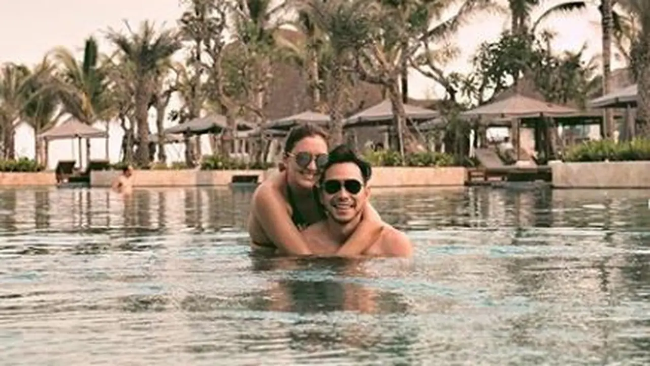 Darius Sinathrya dan Donna Agnesia