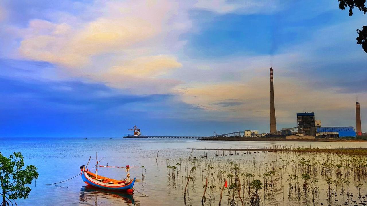 PLTU Paiton merupakan pembangkit pertama di Indonesia yang berhasil Proper Emas. Foto: (Liputan6.com/Nurseffi Dwi Wahyuni)