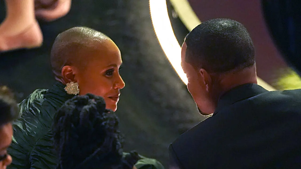 Will Smith dan sang istri, Jada Pinkett Smith di Piala Oscar 2022. (AP Photo/Chris Pizzello)