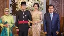 Selain para artis, pernikahan Gista Putri dan Wishnutama Kusubandio juga terlihat kehadiran Wakil Presiden Pak Jusuf Kalla dan sang istri. (Via twitter/@Wishnutama)