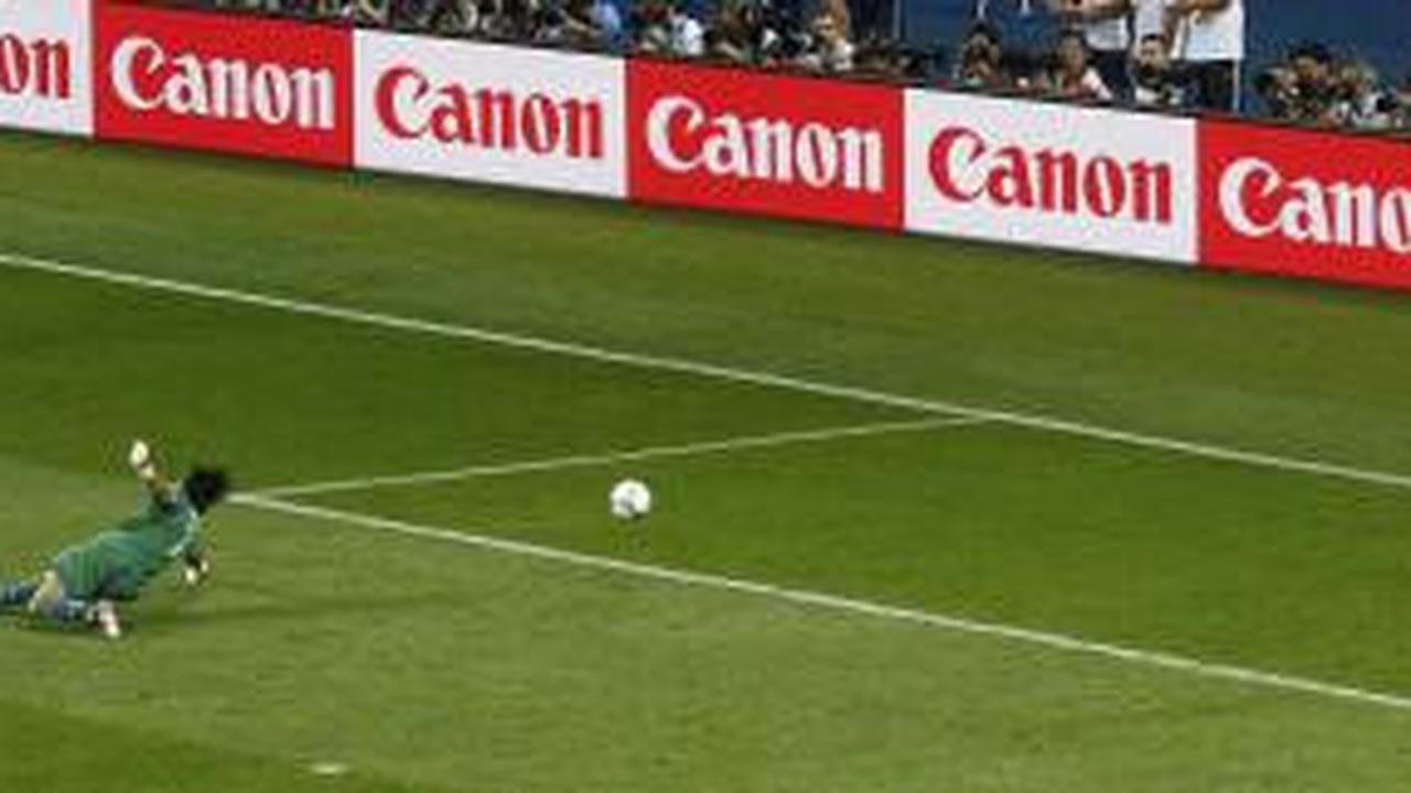 Bantai Italia, Spanyol pertahankan juara Eropa