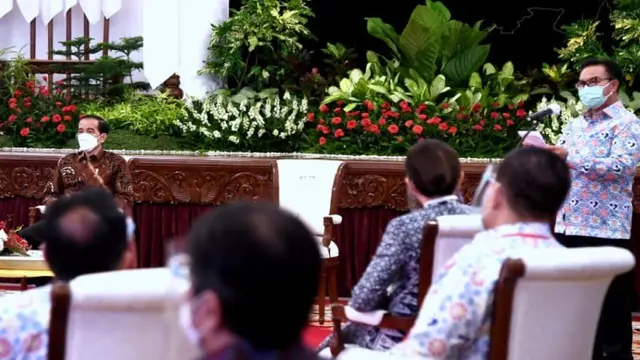 Presiden Joko Widodo (Jokowi) dan Kepala BKKBN Hasto Wardoyo
