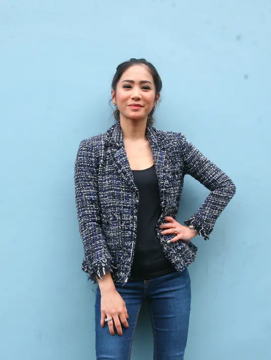 Profesinya sebagai public figure menurut Bunga sangat membantunya memperlancar bisnis kecantikan yang sedang ia jalani.  (Nurwahyunan/Bintang.com)